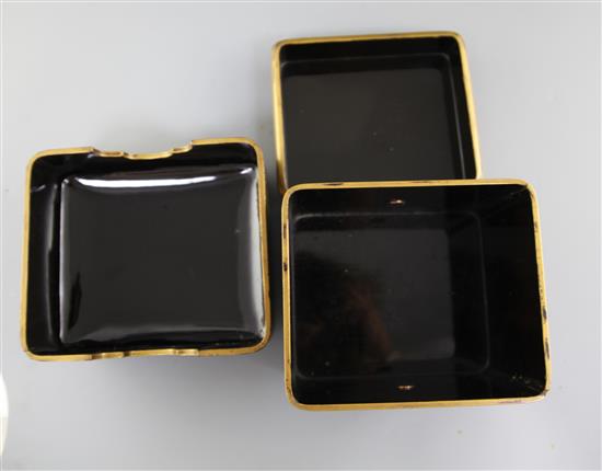 Two Japanese gilt-decorated lacquer boxes, 19th / early 20th century, 18.5cm